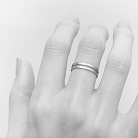 Серебряное тонкое кольцо с гравировкой 112187 от ювелирного магазина Оникс - 1