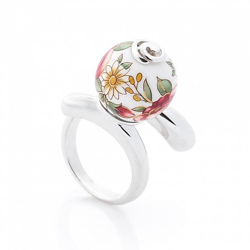 Серебряное кольцо (им. керамика) от ювелирного магазина Оникс