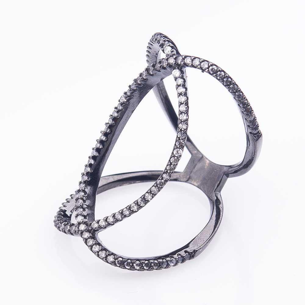 Серебряное кольцо с фианитами (2) от ювелирного магазина Оникс