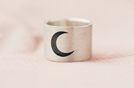 Каким может быть кольцо с гравировкой? Оригинально оформляем аксессуар