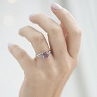 Золотое кольцо с аметистом и фианитами 14034076 от ювелирного магазина Оникс - 3