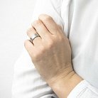 Серебряное кольцо с фианитами 112041 от ювелирного магазина Оникс