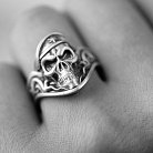Чоловічий срібний перстень "Череп" 282 от ювелирного магазина Оникс - 1