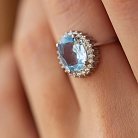 Серебряное кольцо с голубым топазом и фианитами GS-01-134-3910 от ювелирного магазина Оникс - 3
