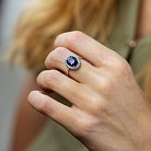 Серебряное кольцо с фианитами и синим сапфиром GS-01-134-3110 от ювелирного магазина Оникс - 1