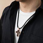 Мужской православный крест "Распятие" из эбенового дерева и золота п00225 от ювелирного магазина Оникс - 4